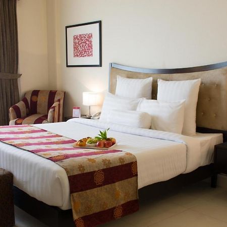 Ramada By Wyndham Karachi Creek Exterior foto