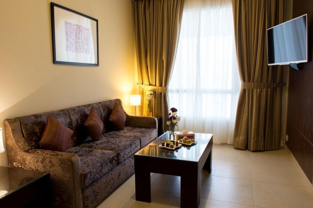 Ramada By Wyndham Karachi Creek Exterior foto