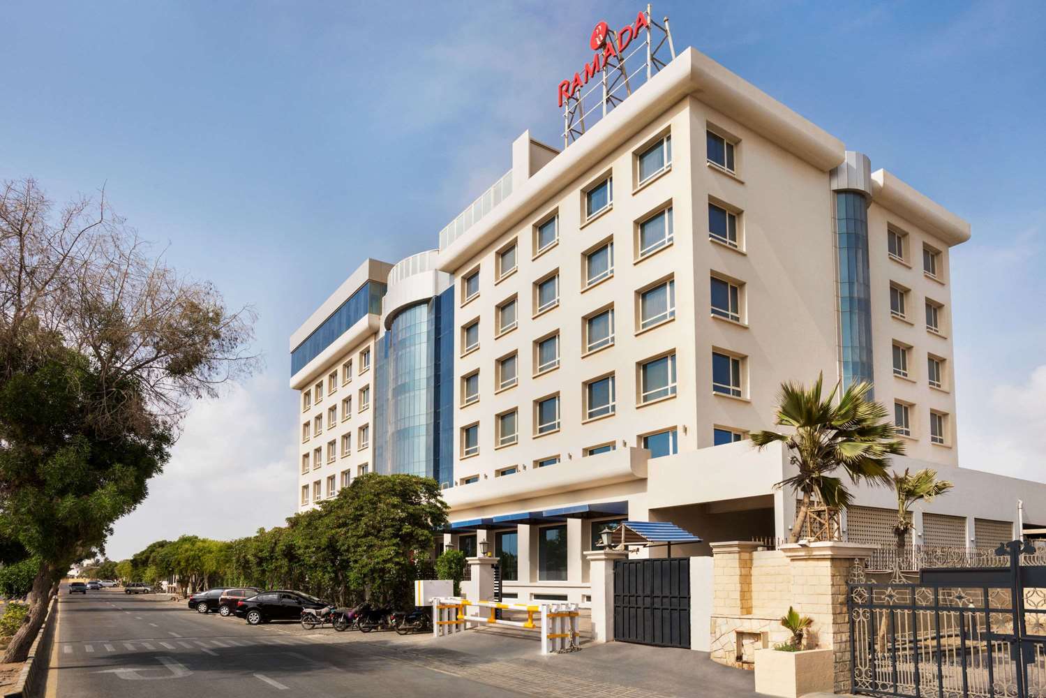 Ramada By Wyndham Karachi Creek Exterior foto